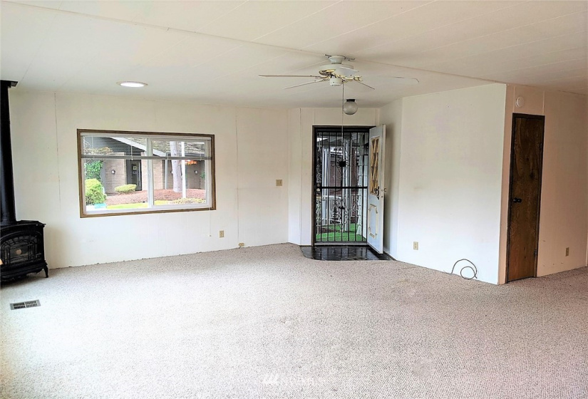201 Union, Renton, Washington 98059, 2 Bedrooms Bedrooms, ,Manufactured In Park,For Sale,Union,NWM1866913