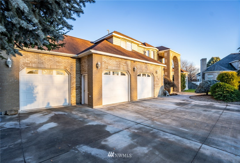 415 15th, Othello, Washington 99344, 4 Bedrooms Bedrooms, ,4 BathroomsBathrooms,Residential,For Sale,Town & Country Estates,15th,NWM1868359