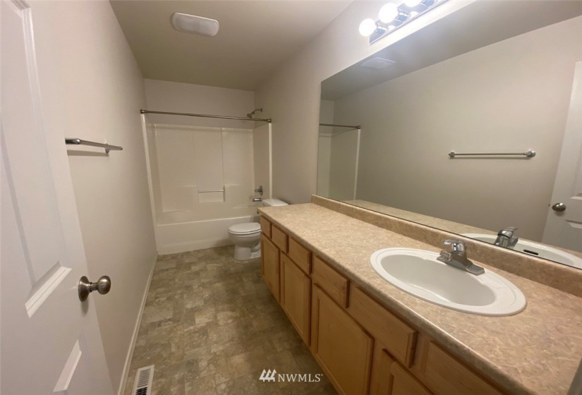 33902 Strouf, Snoqualmie, Washington 98065, 3 Bedrooms Bedrooms, ,2 BathroomsBathrooms,Residential Lease,For Rent,Strouf,NWM1868547