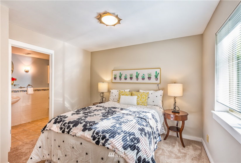 5423 134th, Bellevue, Washington 98006, 5 Bedrooms Bedrooms, ,3 BathroomsBathrooms,Residential Lease,For Rent,134th,NWM1868626