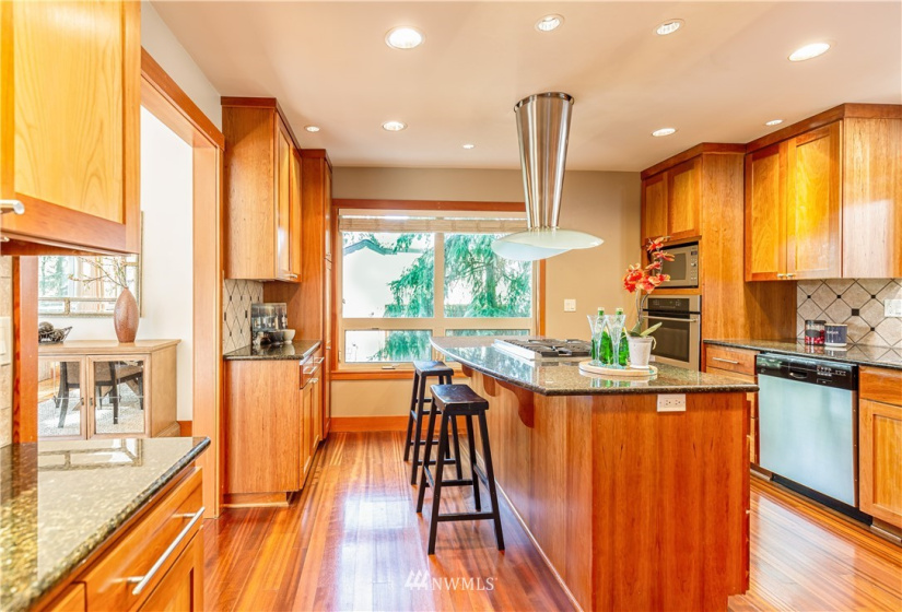 5423 134th, Bellevue, Washington 98006, 5 Bedrooms Bedrooms, ,3 BathroomsBathrooms,Residential Lease,For Rent,134th,NWM1868626