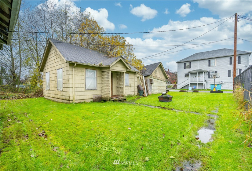 910 Summit, Aberdeen, Washington 98520, ,Residential Income,For Sale,Summit,NWM1868178