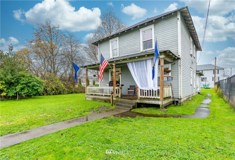 910 Summit, Aberdeen, Washington 98520, ,Residential Income,For Sale,Summit,NWM1868178