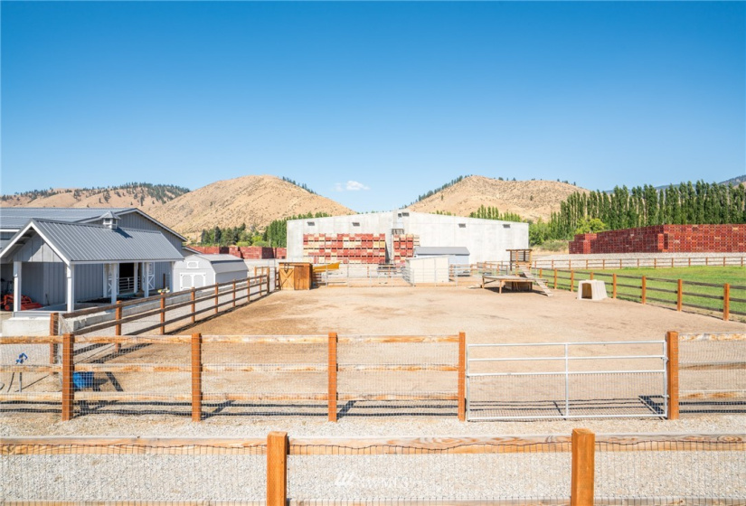 4284 Old Monitor Rd, Cashmere, Washington 98815, 3 Bedrooms Bedrooms, ,3 BathroomsBathrooms,Farm,For Sale,Old Monitor Rd,NWM1868742