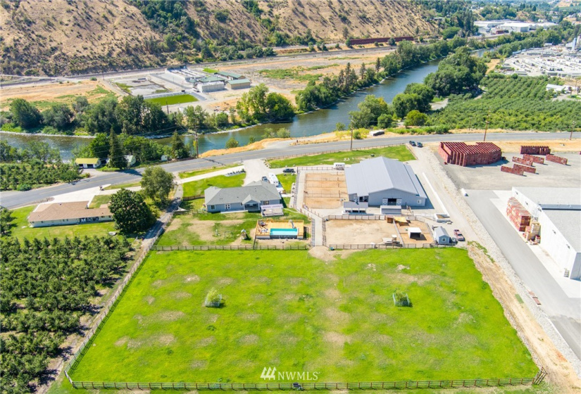 4284 Old Monitor Rd, Cashmere, Washington 98815, 3 Bedrooms Bedrooms, ,3 BathroomsBathrooms,Farm,For Sale,Old Monitor Rd,NWM1868742