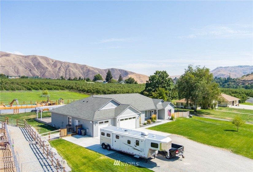 4284 Old Monitor Rd, Cashmere, Washington 98815, 3 Bedrooms Bedrooms, ,3 BathroomsBathrooms,Farm,For Sale,Old Monitor Rd,NWM1868742