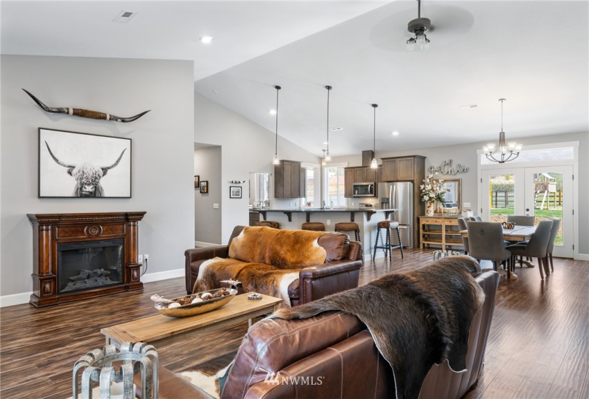 4284 Old Monitor Rd, Cashmere, Washington 98815, 3 Bedrooms Bedrooms, ,3 BathroomsBathrooms,Farm,For Sale,Old Monitor Rd,NWM1868742