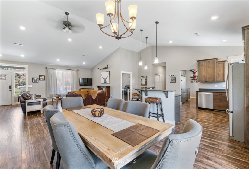4284 Old Monitor Rd, Cashmere, Washington 98815, 3 Bedrooms Bedrooms, ,3 BathroomsBathrooms,Farm,For Sale,Old Monitor Rd,NWM1868742