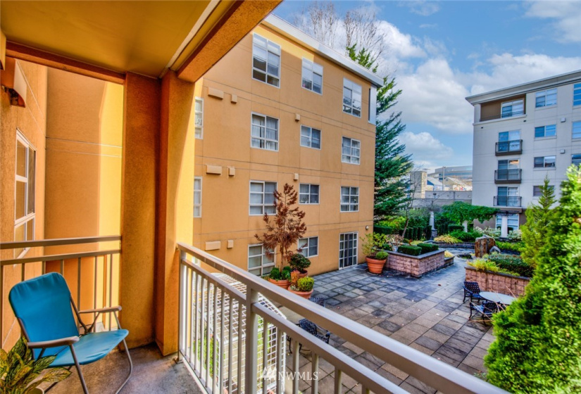 111 108 AVE, Bellevue, Washington 98004, 1 Bedroom Bedrooms, ,1 BathroomBathrooms,Residential,For Sale,Belle Arts Condominium,108 AVE,NWM1868307