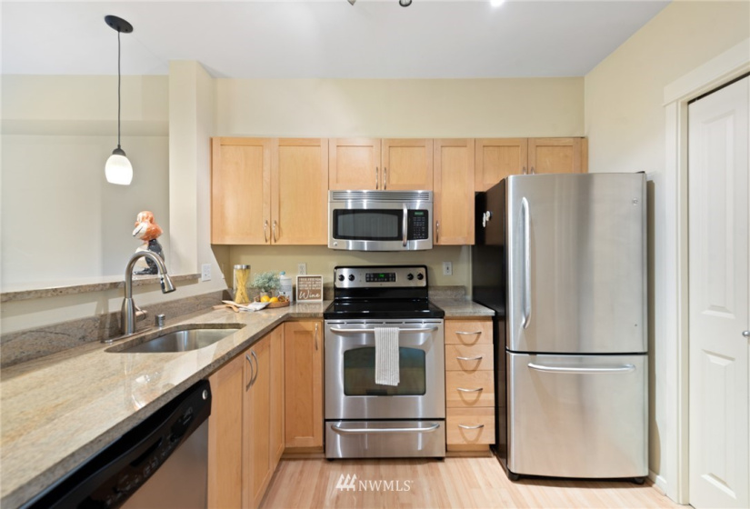 111 108 AVE, Bellevue, Washington 98004, 1 Bedroom Bedrooms, ,1 BathroomBathrooms,Residential,For Sale,Belle Arts Condominium,108 AVE,NWM1868307
