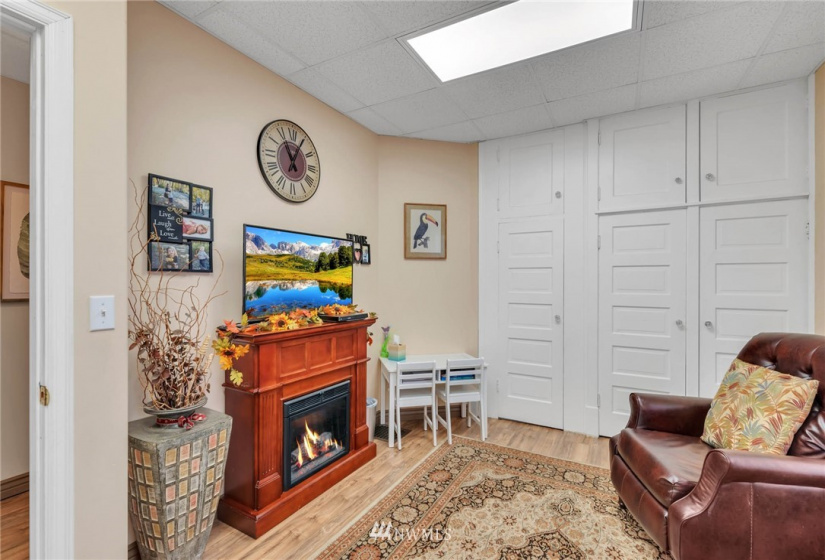 414 Chelan, Wenatchee, Washington 98801, ,Commercial Sale,For Sale,Chelan,NWM1868615