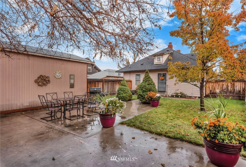 414 Chelan, Wenatchee, Washington 98801, ,Commercial Sale,For Sale,Chelan,NWM1868615