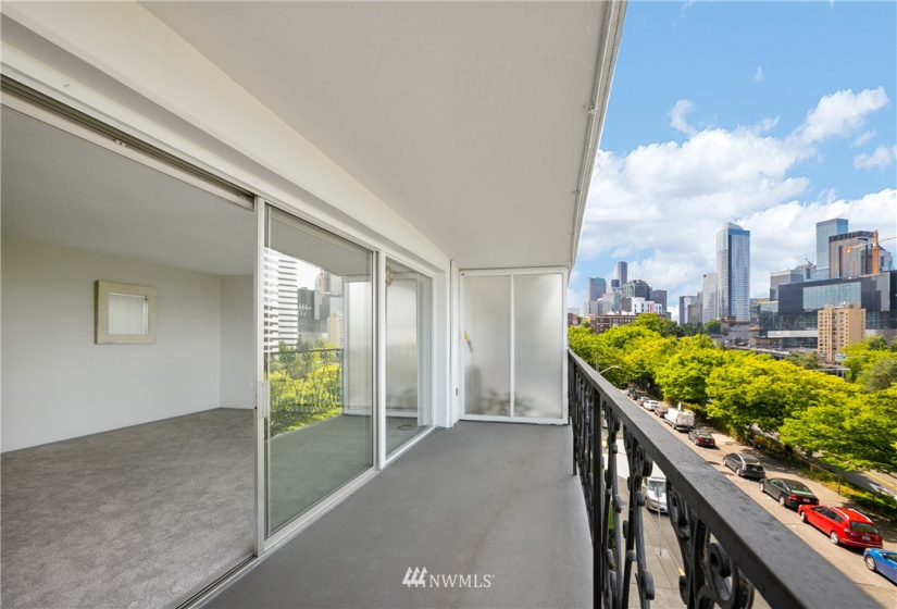 1740 Melrose, Seattle, Washington 98122, 2 Bedrooms Bedrooms, ,1 BathroomBathrooms,Residential,For Sale,Maison Ville,Melrose,NWM1869032