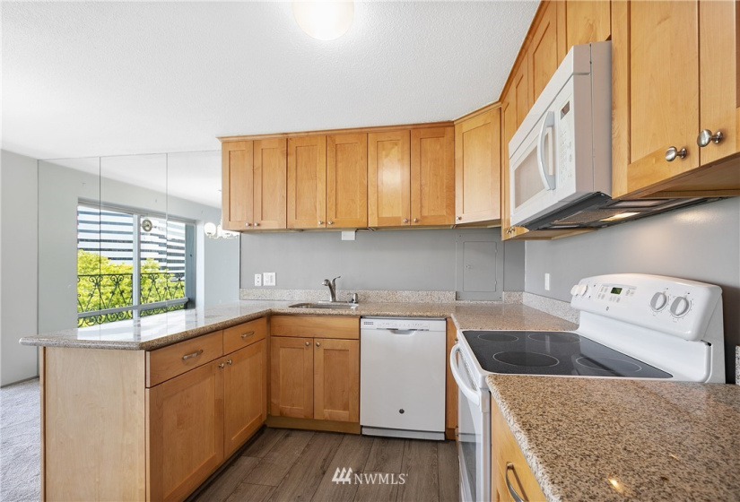 1740 Melrose, Seattle, Washington 98122, 2 Bedrooms Bedrooms, ,1 BathroomBathrooms,Residential,For Sale,Maison Ville,Melrose,NWM1869032