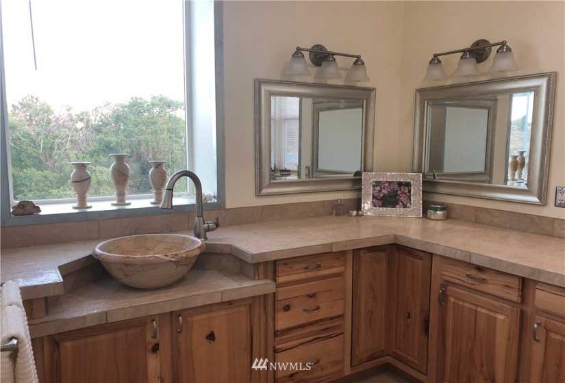 1313 Jefferson, Bridgeport, Washington 98813, 4 Bedrooms Bedrooms, ,3 BathroomsBathrooms,Residential,For Sale,Jefferson,NWM1867568