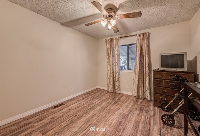 5810 Fleming, Everett, Washington 98203, 2 Bedrooms Bedrooms, ,2 BathroomsBathrooms,Manufactured In Park,For Sale,Fleming,NWM1868808