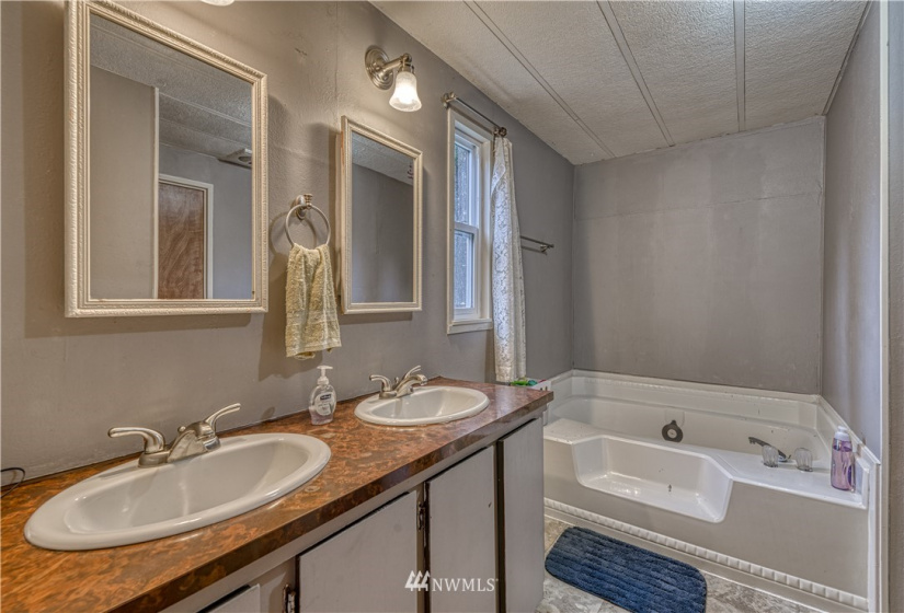 344 Tahuyeh, Bremerton, Washington 98312, 3 Bedrooms Bedrooms, ,2 BathroomsBathrooms,Manufactured In Park,For Sale,Tahuyeh,NWM1868350