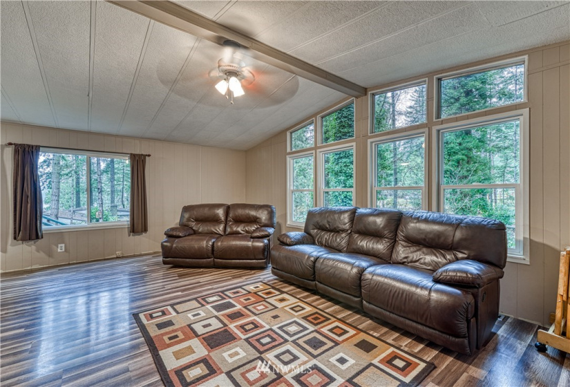 344 Tahuyeh, Bremerton, Washington 98312, 3 Bedrooms Bedrooms, ,2 BathroomsBathrooms,Manufactured In Park,For Sale,Tahuyeh,NWM1868350
