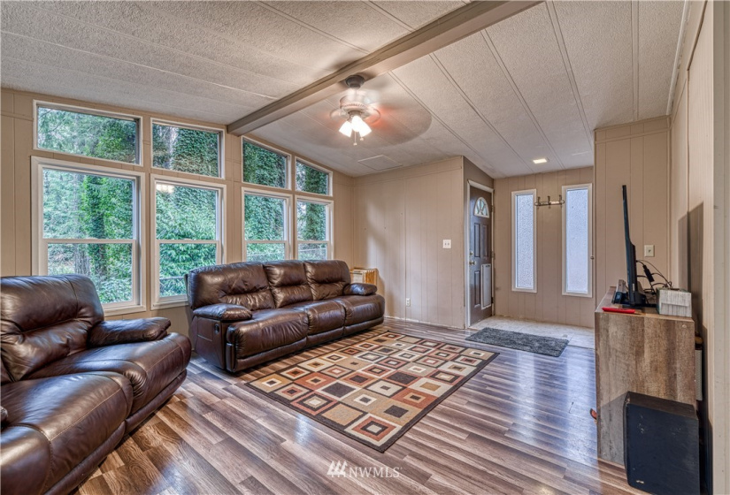 344 Tahuyeh, Bremerton, Washington 98312, 3 Bedrooms Bedrooms, ,2 BathroomsBathrooms,Manufactured In Park,For Sale,Tahuyeh,NWM1868350