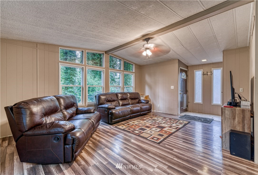 344 Tahuyeh, Bremerton, Washington 98312, 3 Bedrooms Bedrooms, ,2 BathroomsBathrooms,Manufactured In Park,For Sale,Tahuyeh,NWM1868350