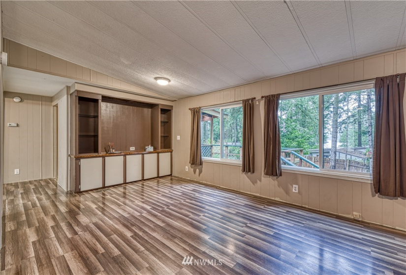 344 Tahuyeh, Bremerton, Washington 98312, 3 Bedrooms Bedrooms, ,2 BathroomsBathrooms,Manufactured In Park,For Sale,Tahuyeh,NWM1868350
