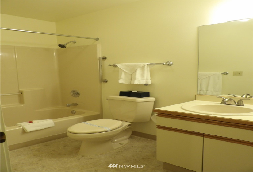 1 Lakeside 716-L, Manson, Washington 98831, 2 Bedrooms Bedrooms, ,2 BathroomsBathrooms,Residential,For Sale,Lakeside,Lakeside 716-L,NWM1868986