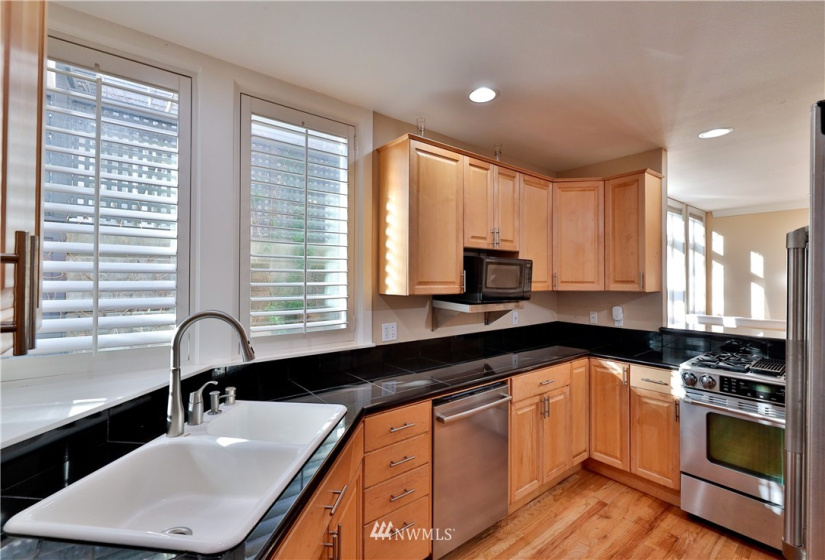 1007 5th, Seattle, Washington 98109, 3 Bedrooms Bedrooms, ,2 BathroomsBathrooms,Residential,For Sale,5th,NWM1868273