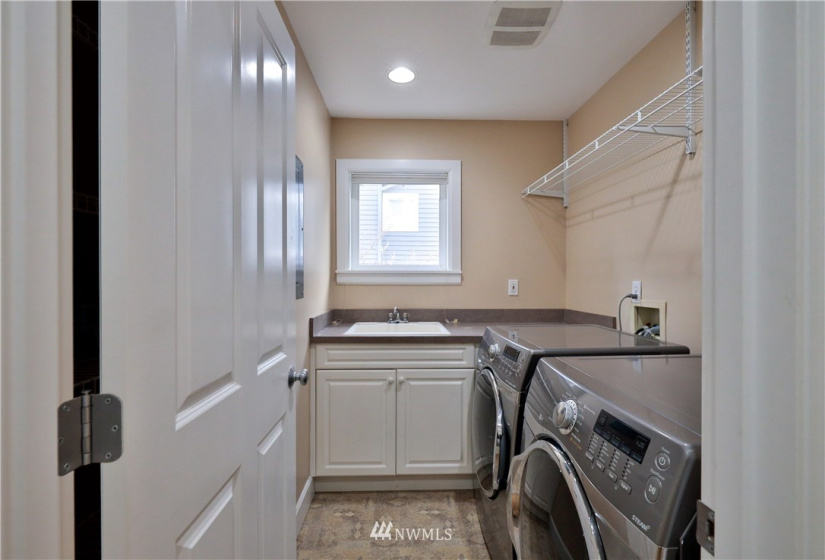 1007 5th, Seattle, Washington 98109, 3 Bedrooms Bedrooms, ,2 BathroomsBathrooms,Residential,For Sale,5th,NWM1868273