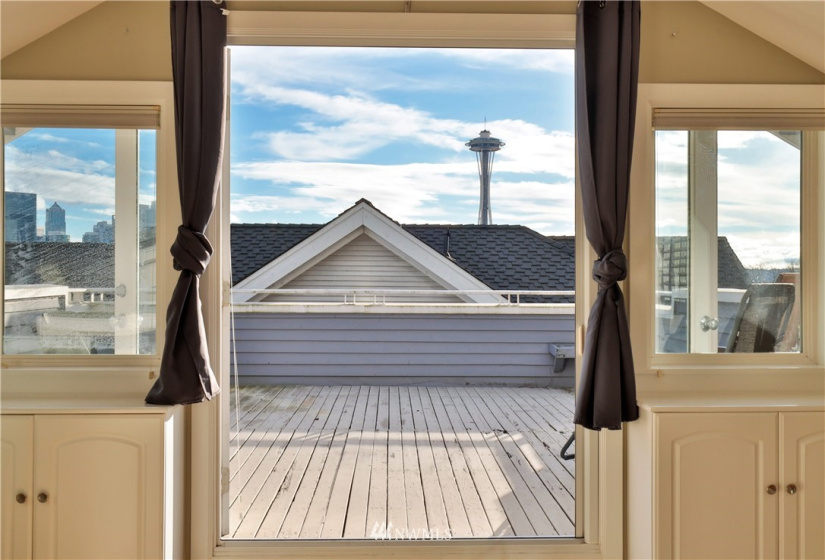 1007 5th, Seattle, Washington 98109, 3 Bedrooms Bedrooms, ,2 BathroomsBathrooms,Residential,For Sale,5th,NWM1868273