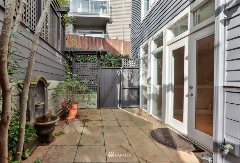 1007 5th, Seattle, Washington 98109, 3 Bedrooms Bedrooms, ,2 BathroomsBathrooms,Residential,For Sale,5th,NWM1868273