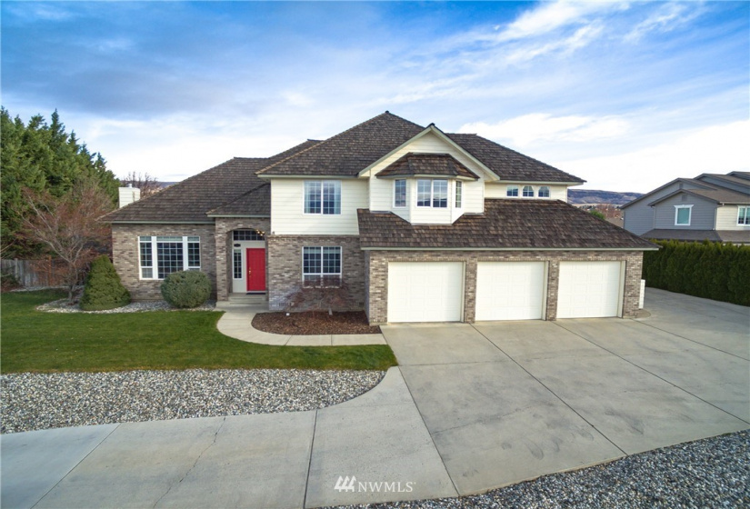 2324 Fancher Heights, East Wenatchee, Washington 98802, 7 Bedrooms Bedrooms, ,4 BathroomsBathrooms,Residential,For Sale,Fancher Heights 2,Fancher Heights,NWM1869449