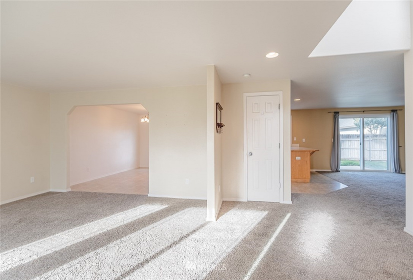 458 Trout, Moses Lake, Washington 98837, 4 Bedrooms Bedrooms, ,2 BathroomsBathrooms,Residential,For Sale,Trout,NWM1866981