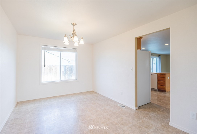 458 Trout, Moses Lake, Washington 98837, 4 Bedrooms Bedrooms, ,2 BathroomsBathrooms,Residential,For Sale,Trout,NWM1866981
