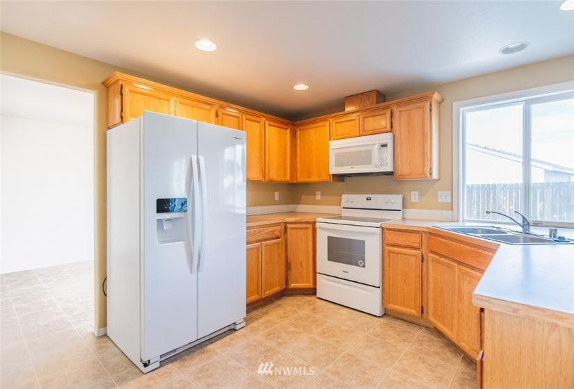 458 Trout, Moses Lake, Washington 98837, 4 Bedrooms Bedrooms, ,2 BathroomsBathrooms,Residential,For Sale,Trout,NWM1866981