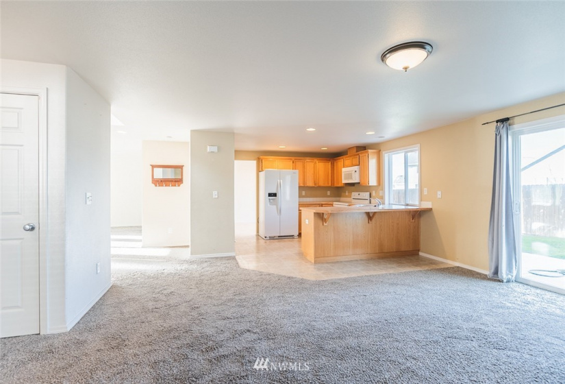 458 Trout, Moses Lake, Washington 98837, 4 Bedrooms Bedrooms, ,2 BathroomsBathrooms,Residential,For Sale,Trout,NWM1866981