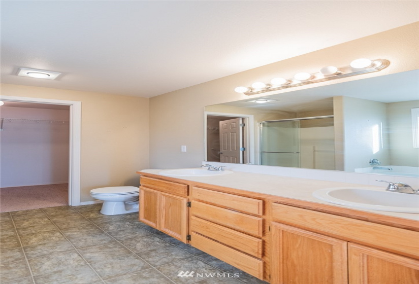 458 Trout, Moses Lake, Washington 98837, 4 Bedrooms Bedrooms, ,2 BathroomsBathrooms,Residential,For Sale,Trout,NWM1866981