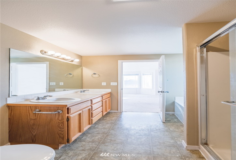 458 Trout, Moses Lake, Washington 98837, 4 Bedrooms Bedrooms, ,2 BathroomsBathrooms,Residential,For Sale,Trout,NWM1866981