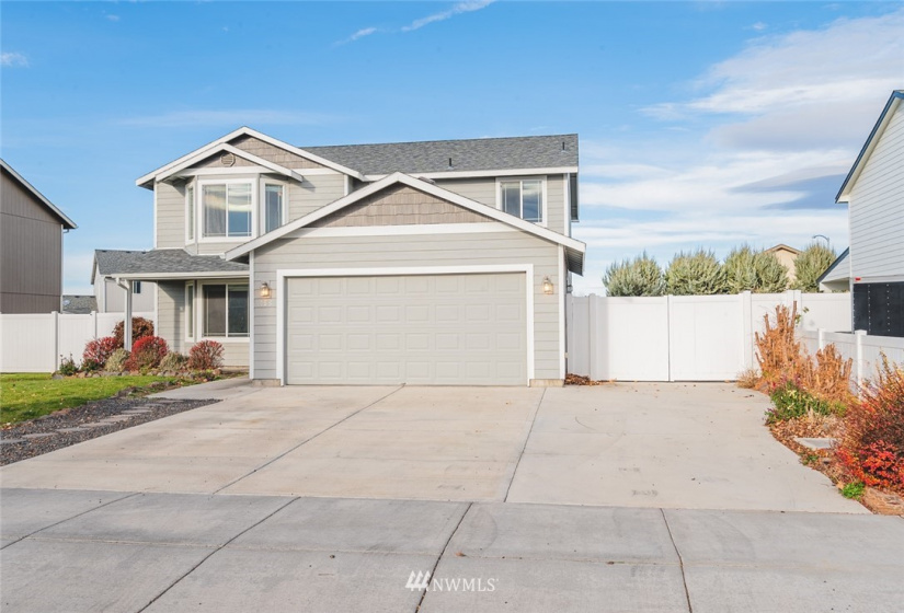 458 Trout, Moses Lake, Washington 98837, 4 Bedrooms Bedrooms, ,2 BathroomsBathrooms,Residential,For Sale,Trout,NWM1866981