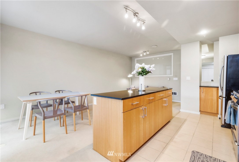 76 Cedar, Seattle, Washington 98121, 1 Bedroom Bedrooms, ,1 BathroomBathrooms,Residential,For Sale,The Parc Belltown,Cedar,NWM1868898