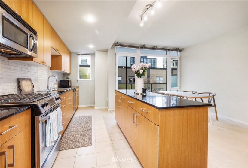 76 Cedar, Seattle, Washington 98121, 1 Bedroom Bedrooms, ,1 BathroomBathrooms,Residential,For Sale,The Parc Belltown,Cedar,NWM1868898