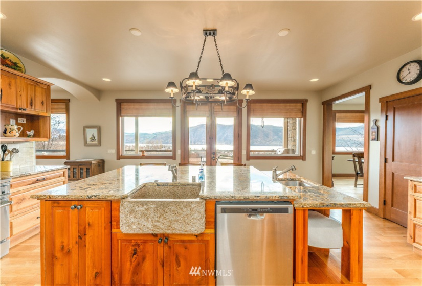 103 American Way, Manson, Washington 98831, 3 Bedrooms Bedrooms, ,2 BathroomsBathrooms,Residential,For Sale,American Way,NWM1869545