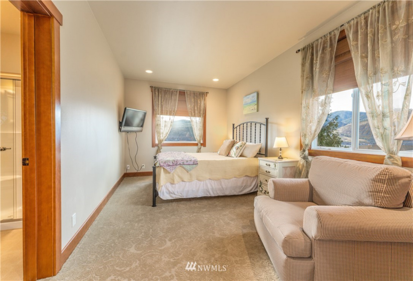 103 American Way, Manson, Washington 98831, 3 Bedrooms Bedrooms, ,2 BathroomsBathrooms,Residential,For Sale,American Way,NWM1869545