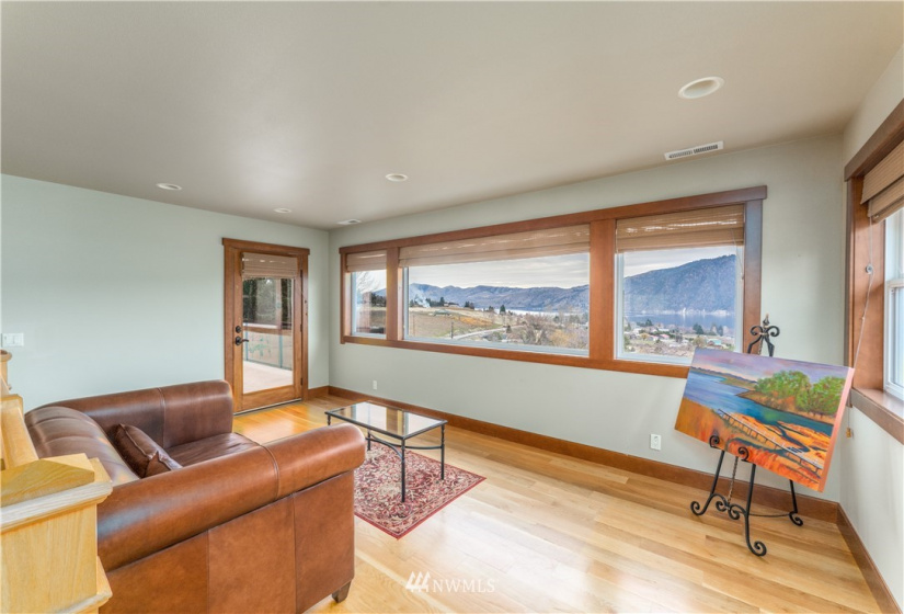 103 American Way, Manson, Washington 98831, 3 Bedrooms Bedrooms, ,2 BathroomsBathrooms,Residential,For Sale,American Way,NWM1869545