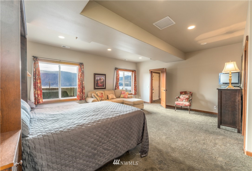 103 American Way, Manson, Washington 98831, 3 Bedrooms Bedrooms, ,2 BathroomsBathrooms,Residential,For Sale,American Way,NWM1869545