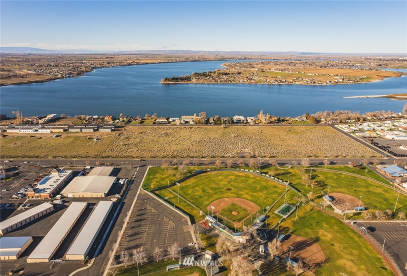 2308 Broadway, Moses Lake, Washington 98837, ,Land,For Sale,Broadway,NWM1869559
