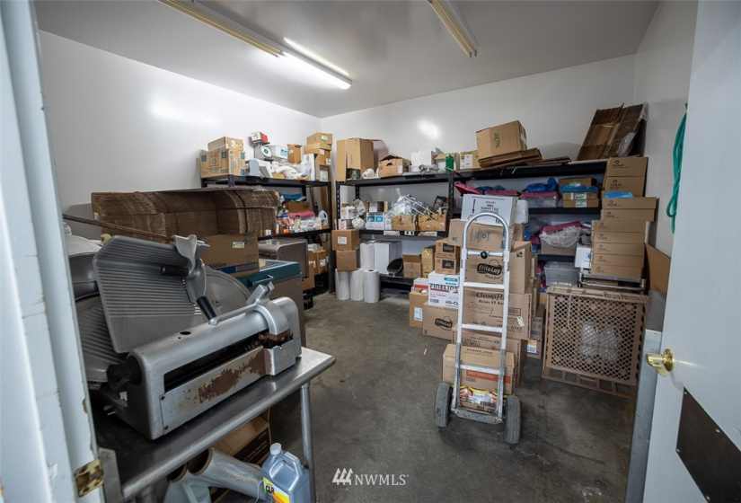 38 Tonasket Shop, Tonasket, Washington 98855, ,Commercial Sale,For Sale,Tonasket Shop,NWM1869066