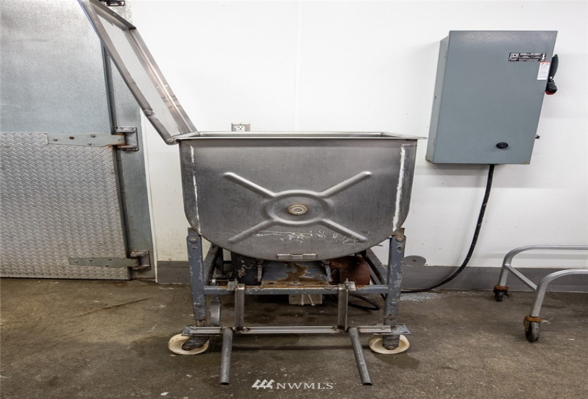 38 Tonasket Shop, Tonasket, Washington 98855, ,Commercial Sale,For Sale,Tonasket Shop,NWM1869066