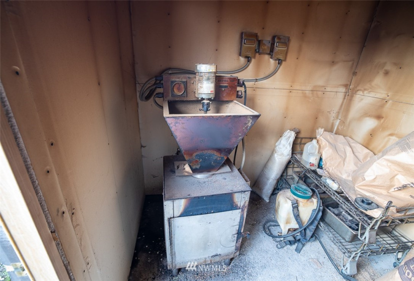 38 Tonasket Shop, Tonasket, Washington 98855, ,Commercial Sale,For Sale,Tonasket Shop,NWM1869066