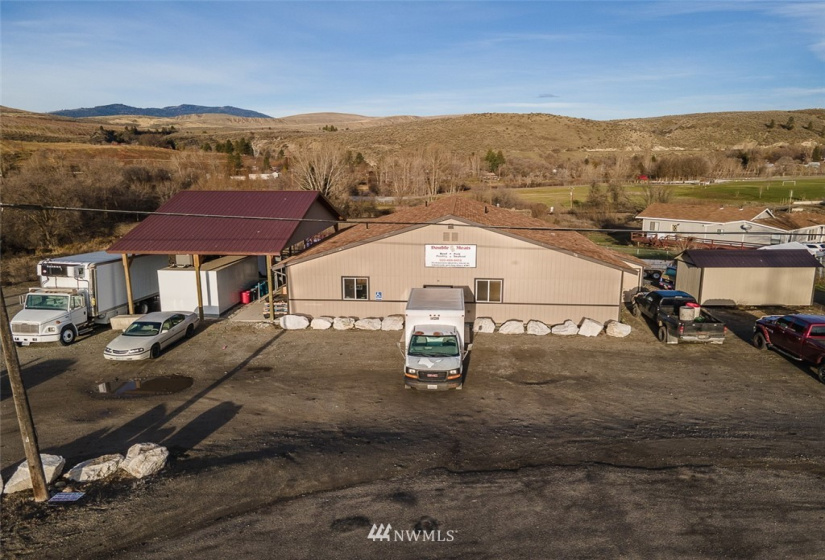38 Tonasket Shop, Tonasket, Washington 98855, ,Commercial Sale,For Sale,Tonasket Shop,NWM1869066