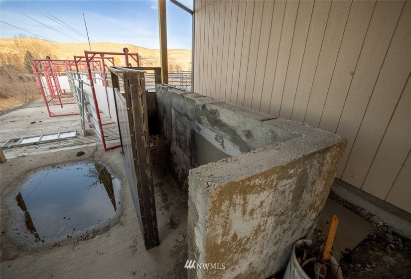 38 Tonasket Shop, Tonasket, Washington 98855, ,Commercial Sale,For Sale,Tonasket Shop,NWM1869066